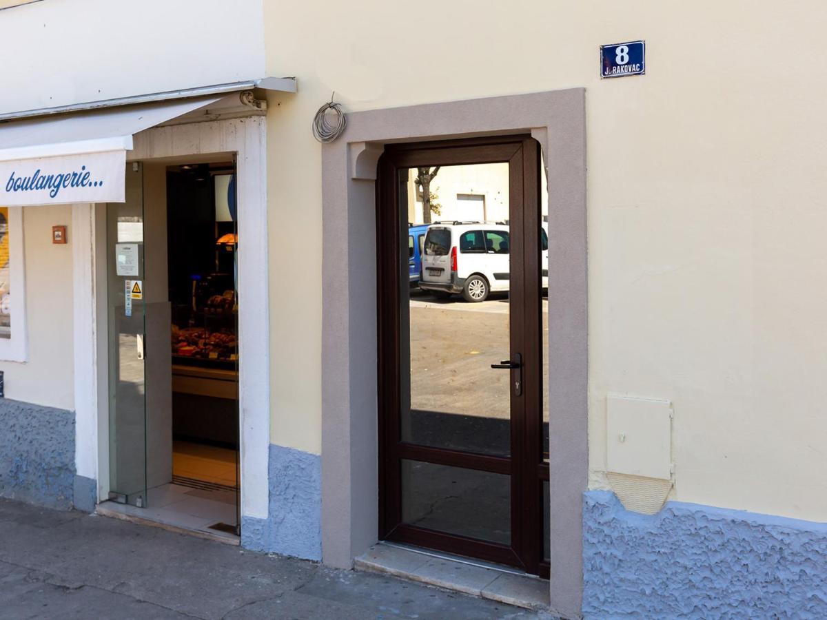 Sun City Lifestyle Porec Bagian luar foto